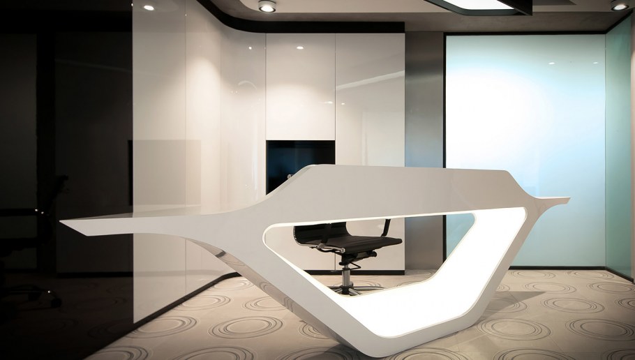 Футуристический стол