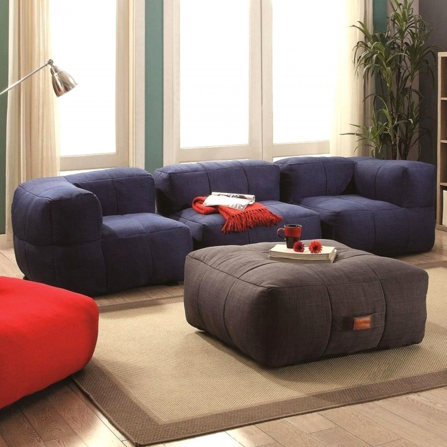 Бескаркасный диван