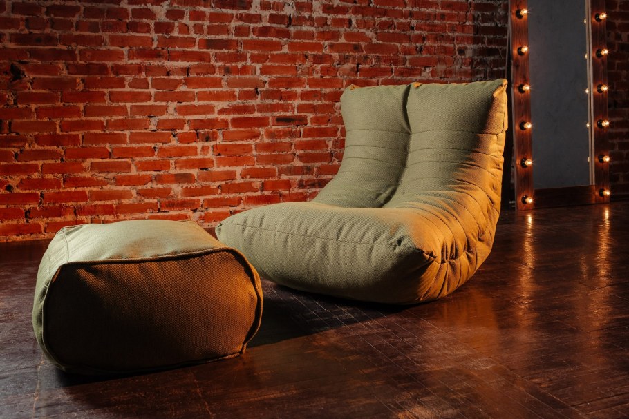 Диван из подушек