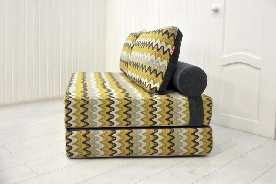 Бескаркасный диван