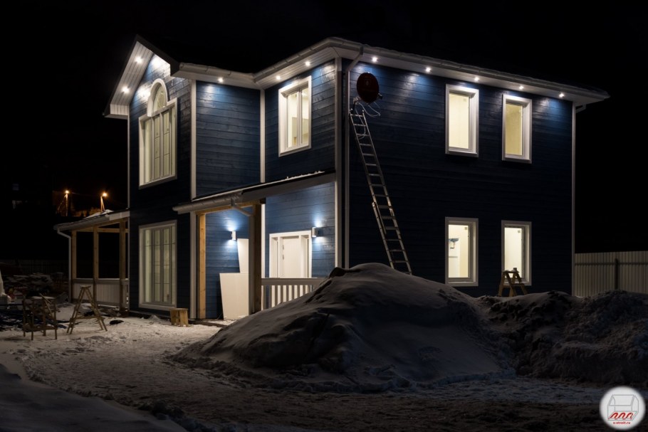 Подсветка фасада коттеджа