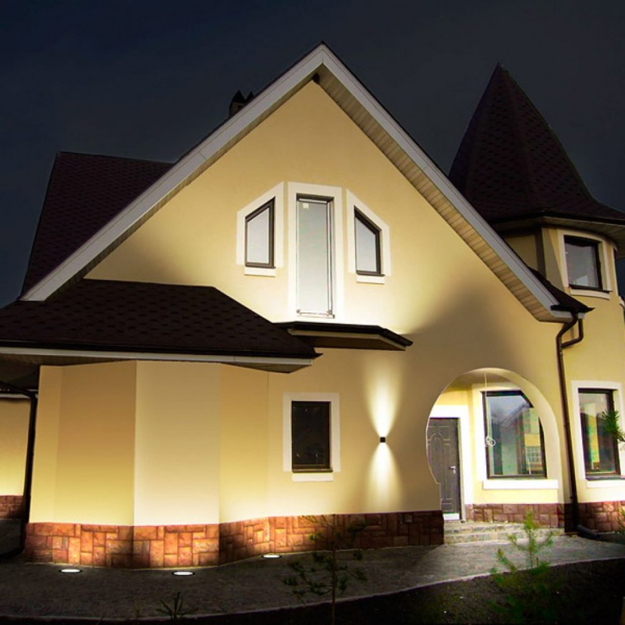 Подсветка фасада частного дома