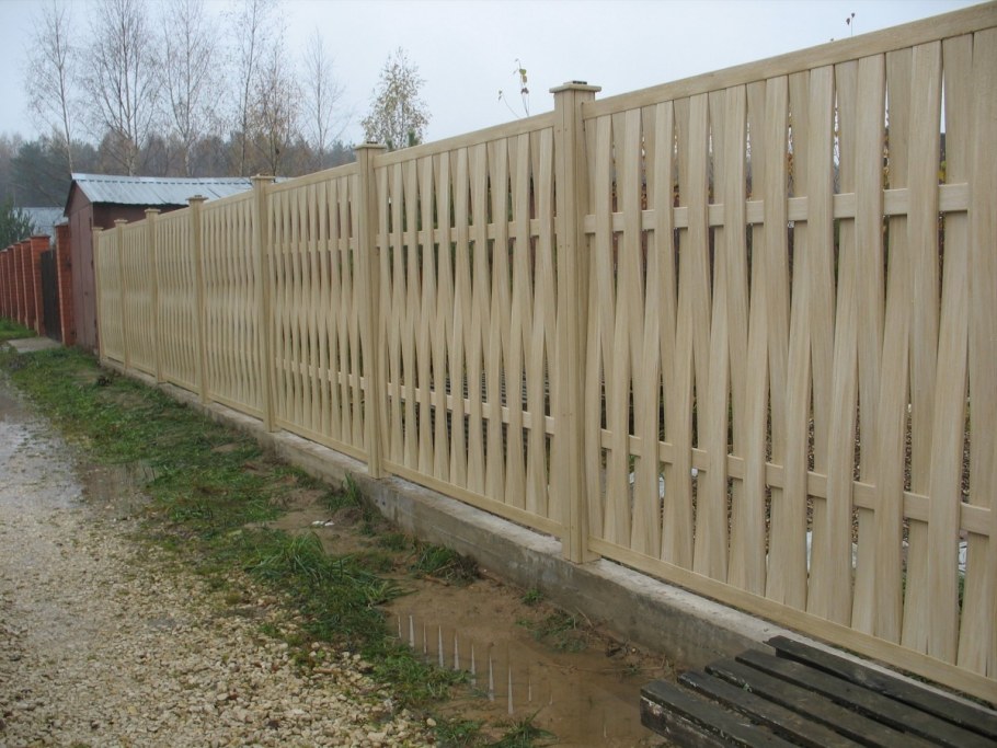 Деревянный забор для дачи