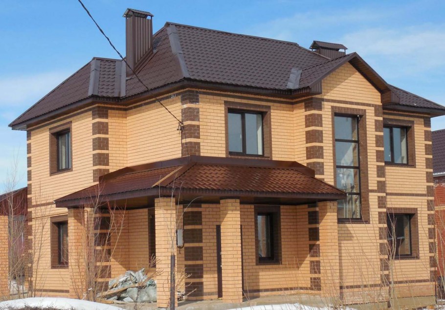 Одноэтажный дом из красного кирпича