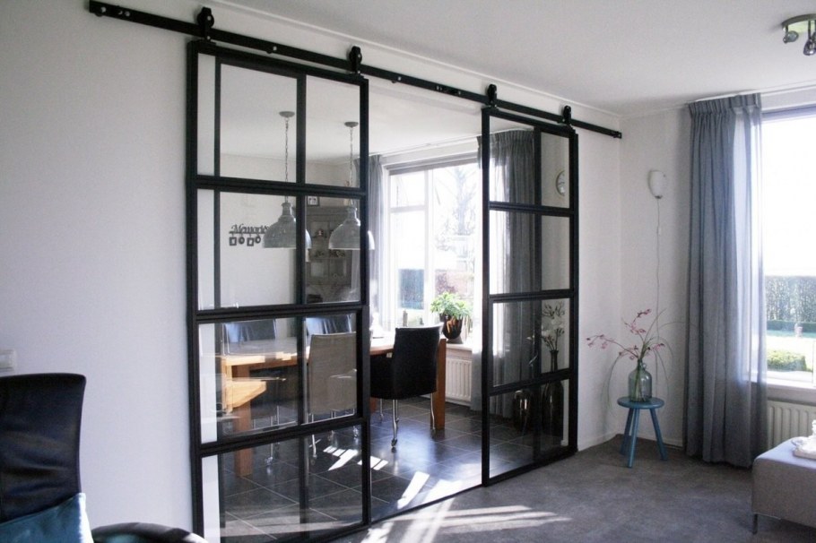 Раздвижная лофт перегородка телескопик