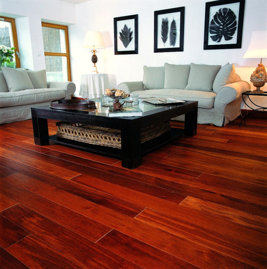 Благородный темный ламинат