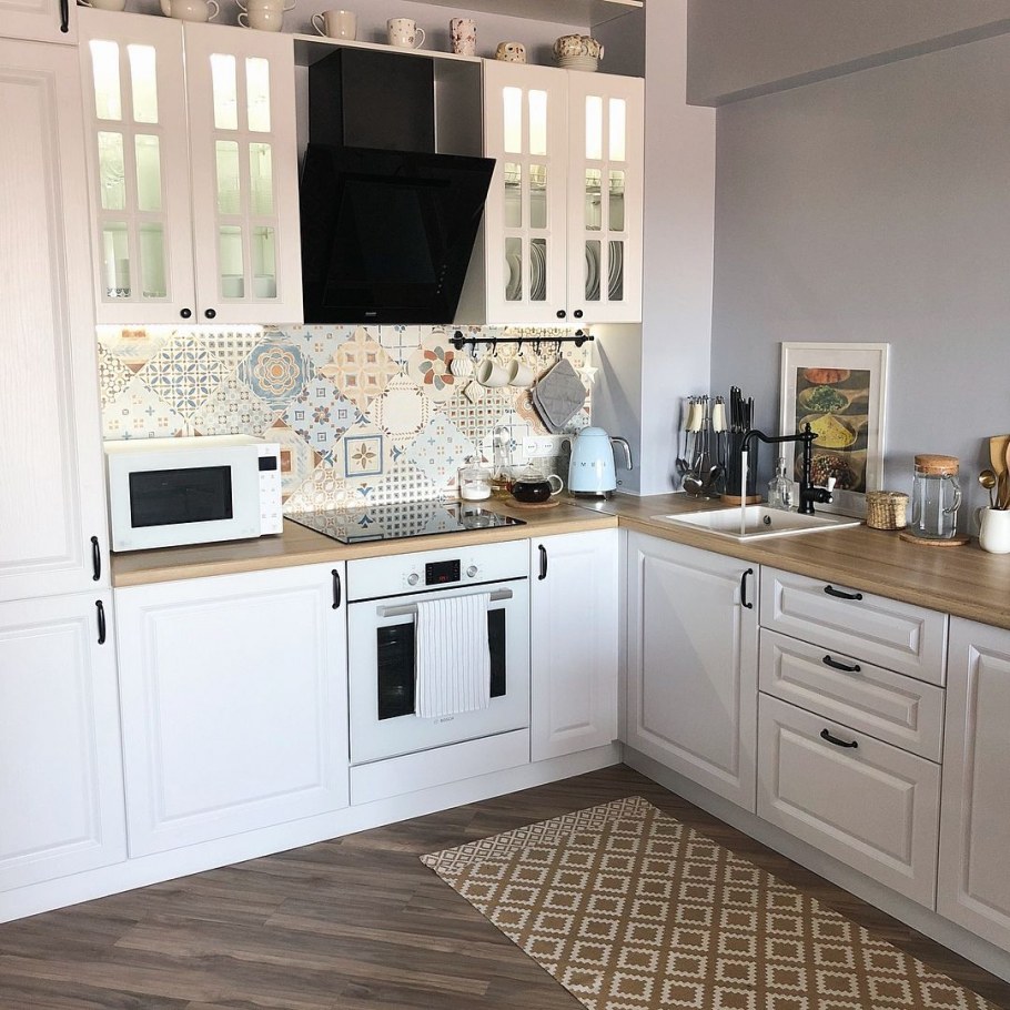 Кухня в белых тонах икеа