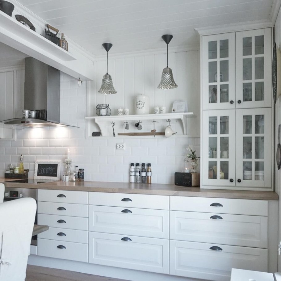 Икеа кухни Будбин белая с оттенком