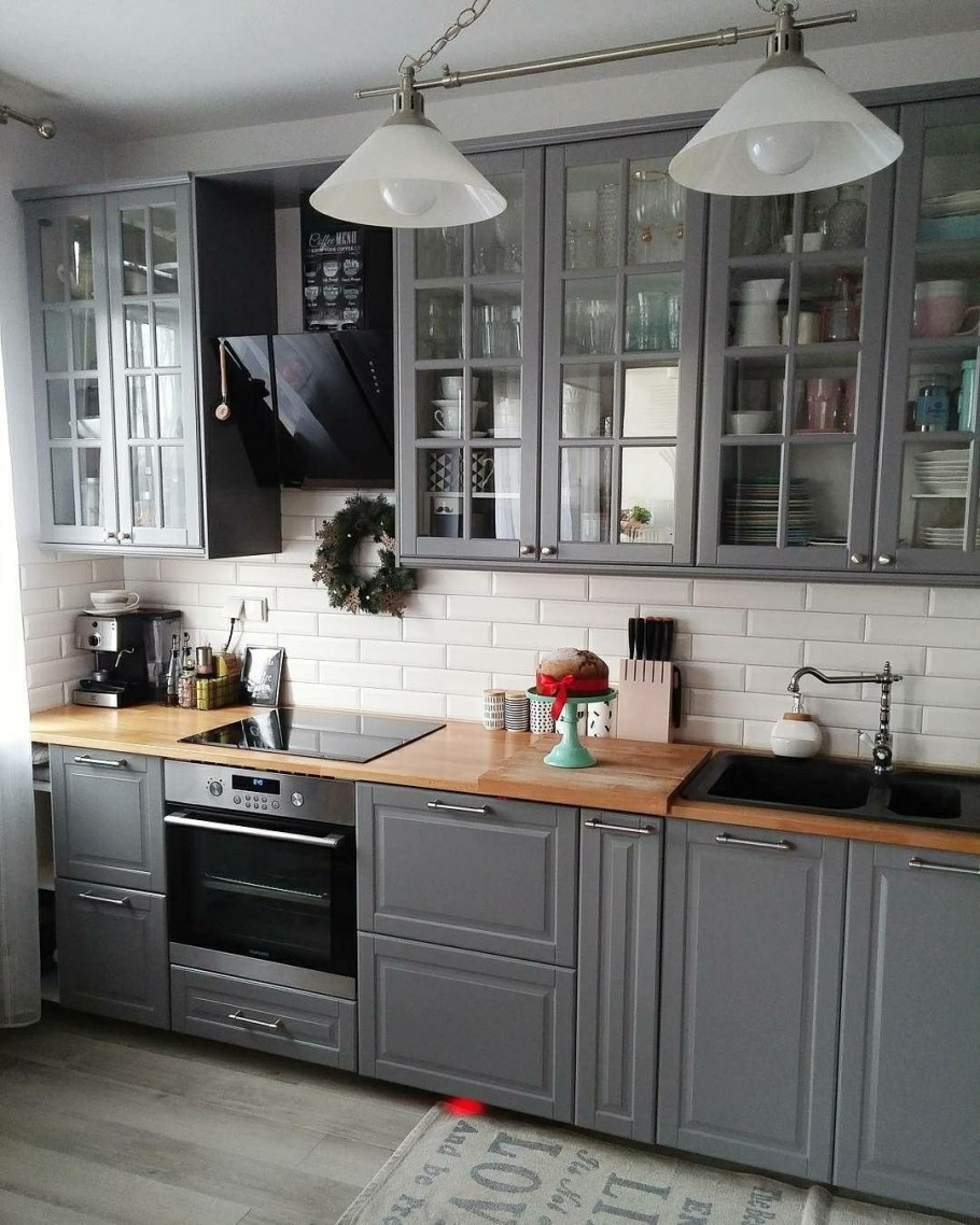 Икеа кухни Будбин серая с деревянной столешницей