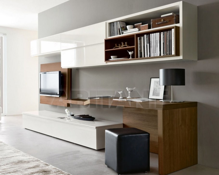 Гостиная с компьютерным столом