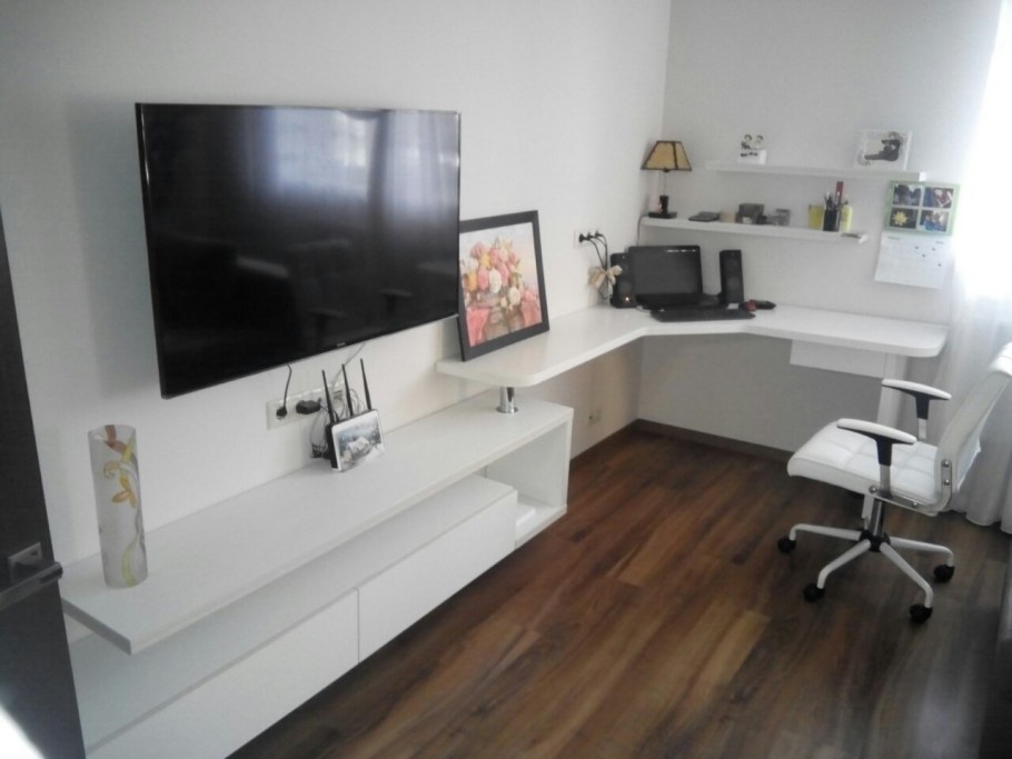 Стол под телевизор и компьютер вместе