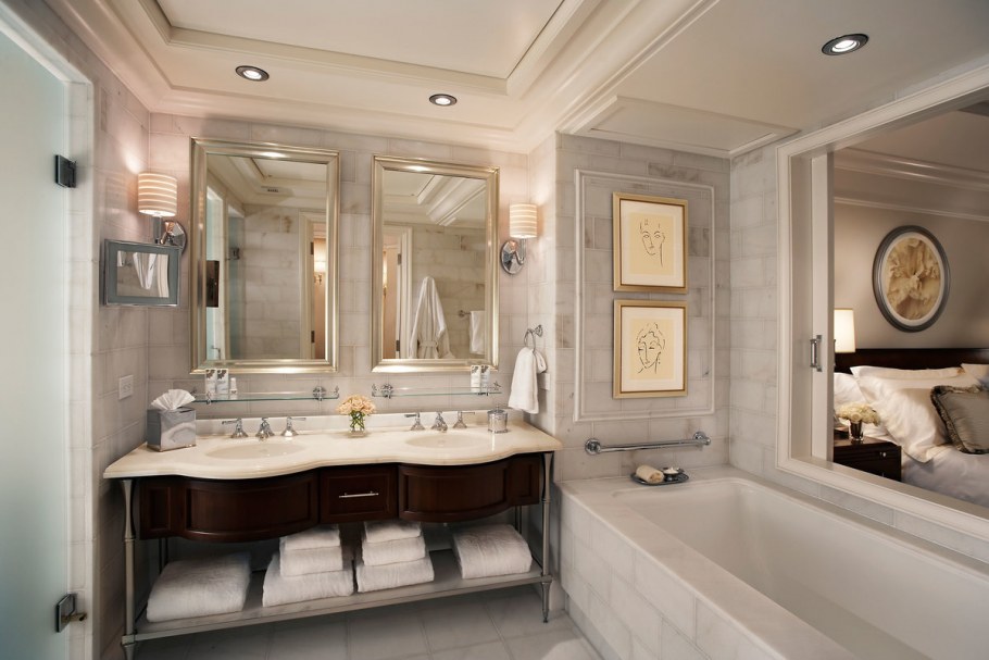 Санузел в современной классике