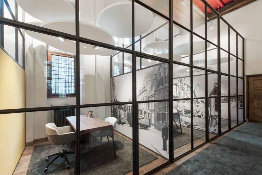 Перегородка в стиле лофт цельностеклянная