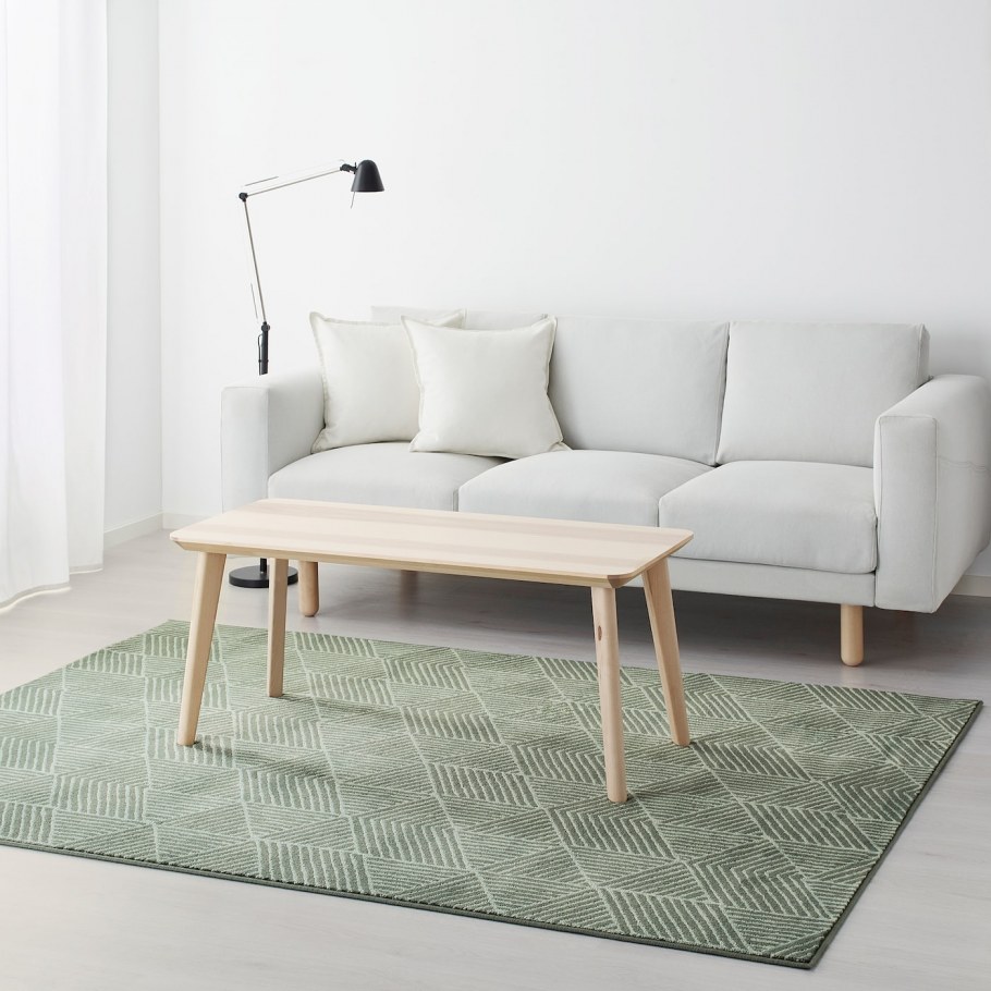 Красивый серый ковер