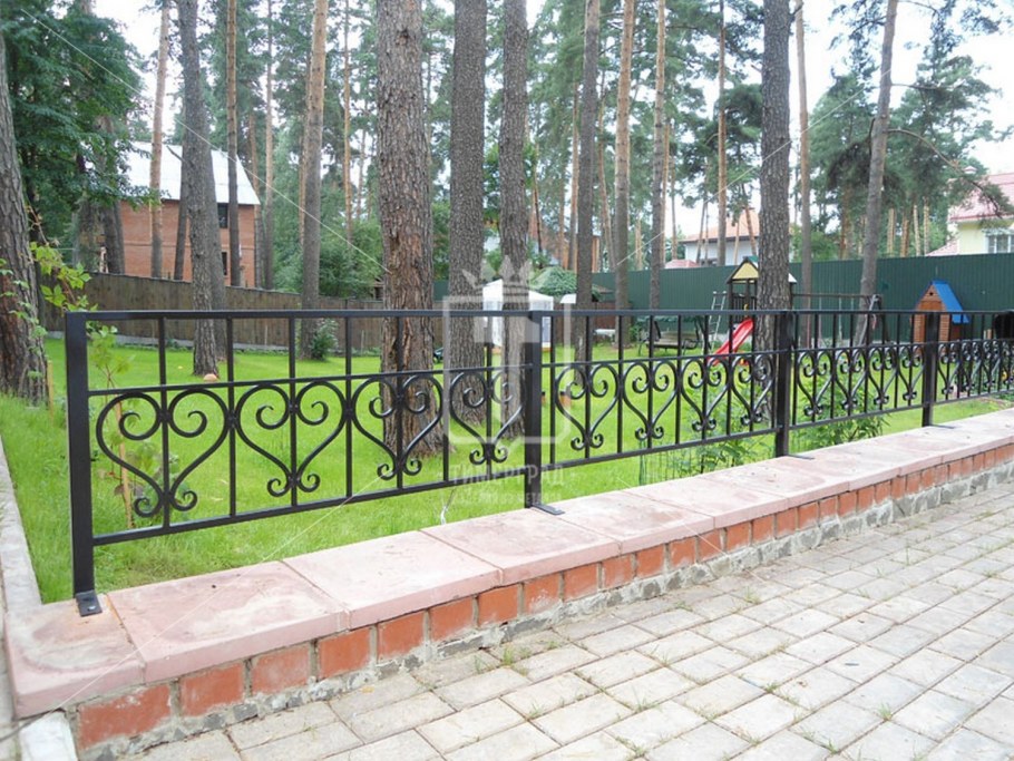 Ограждение палисадника из металла