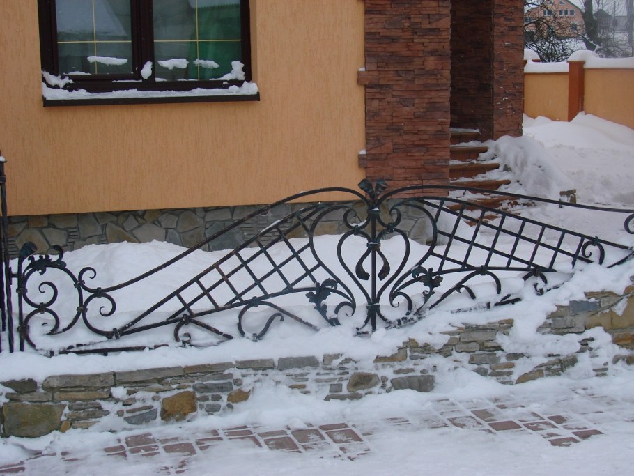 Кованые ограждения для клумб