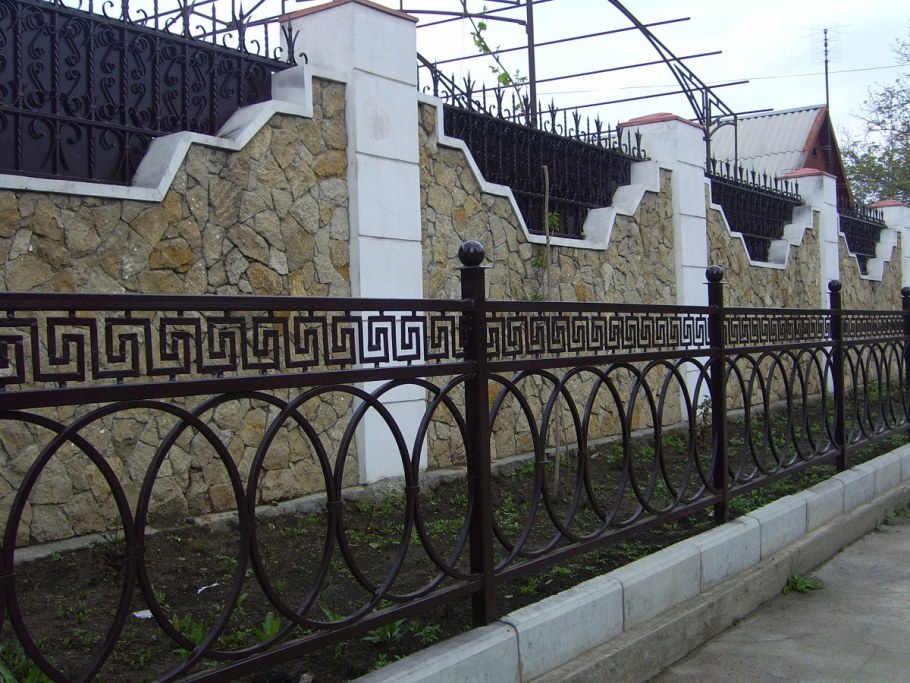 Кованые газонные ограждения