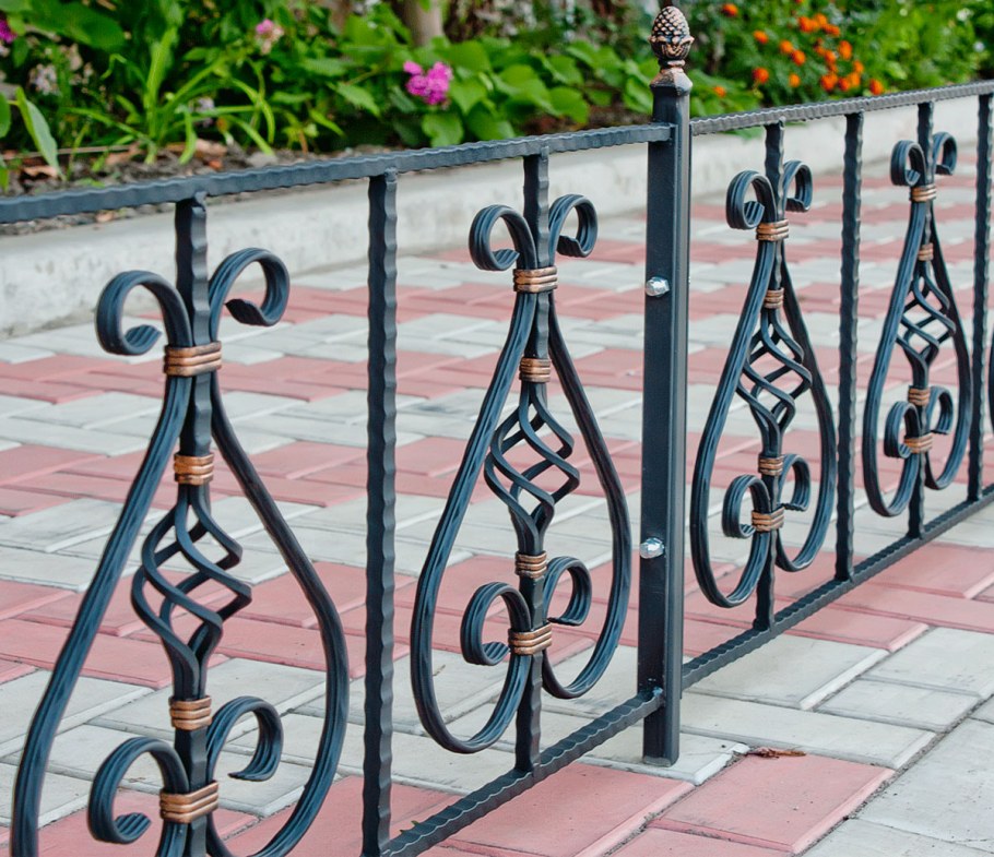 Ограда для газона