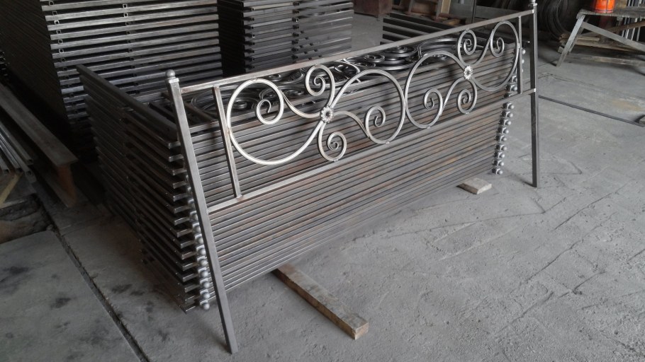 Металлическая ограда