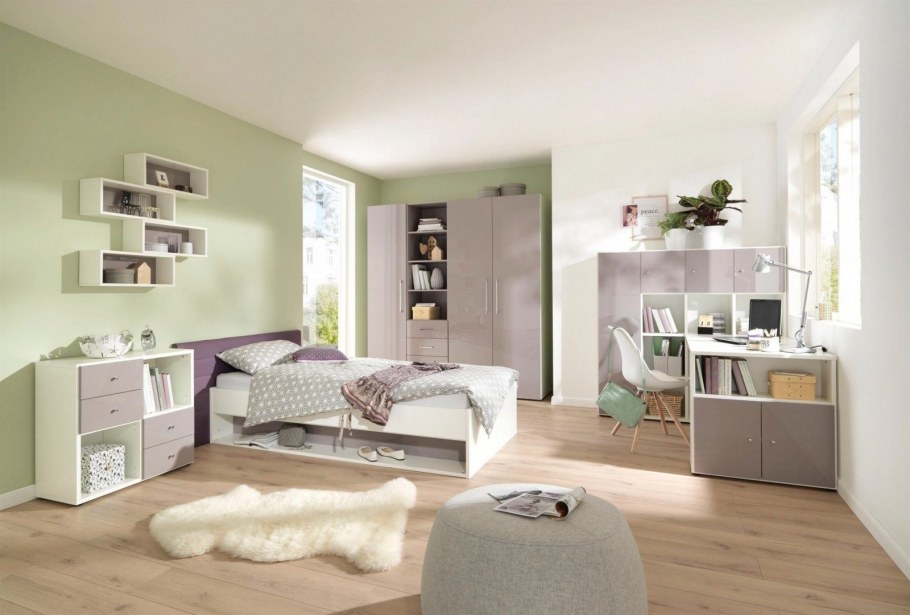 Красно белая спальня