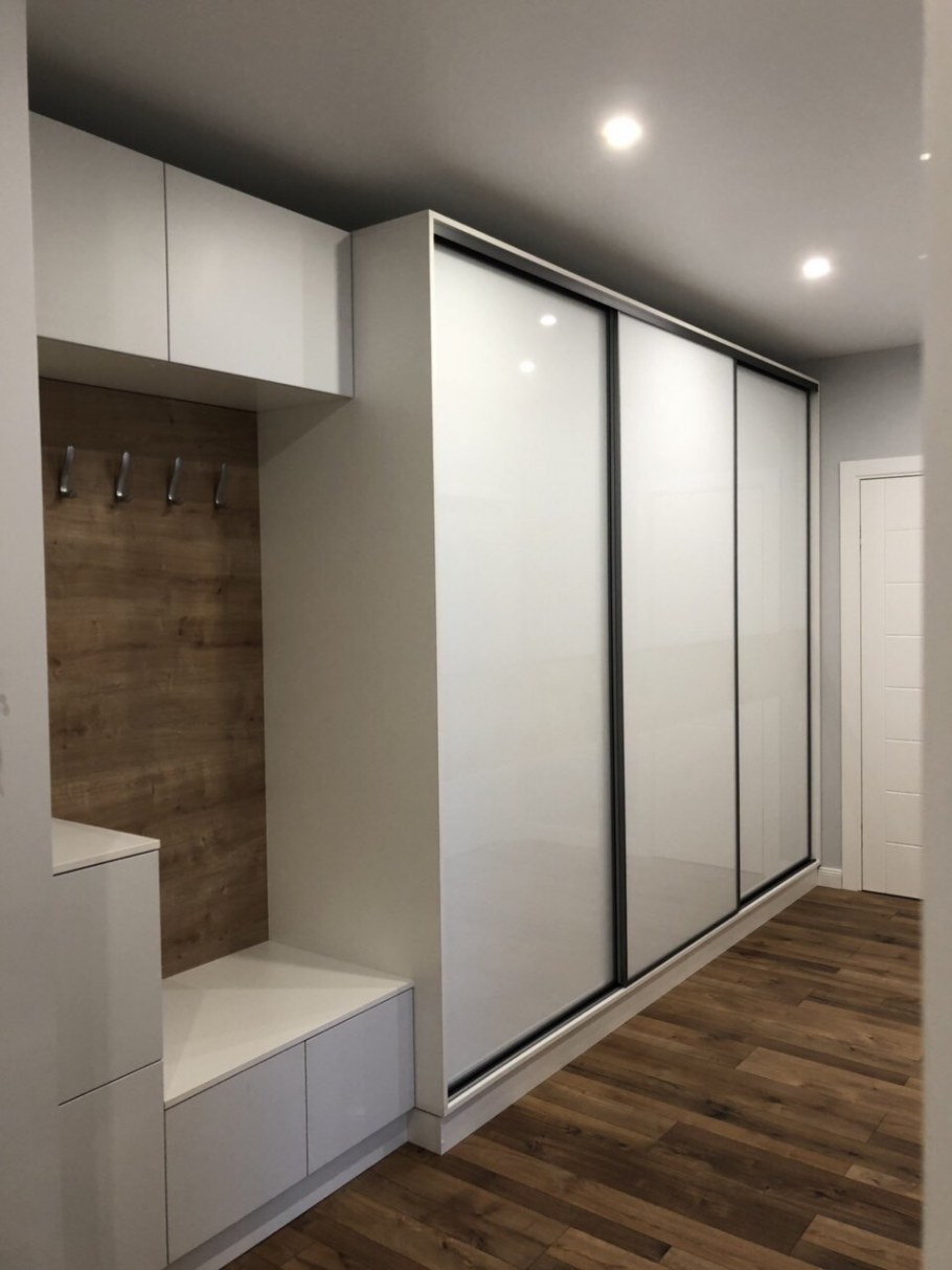 Встроенный шкаф в прихожую