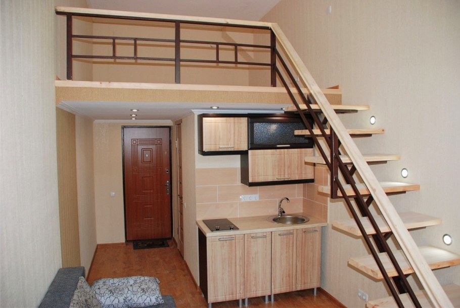 Лестница на второй ярус в студии