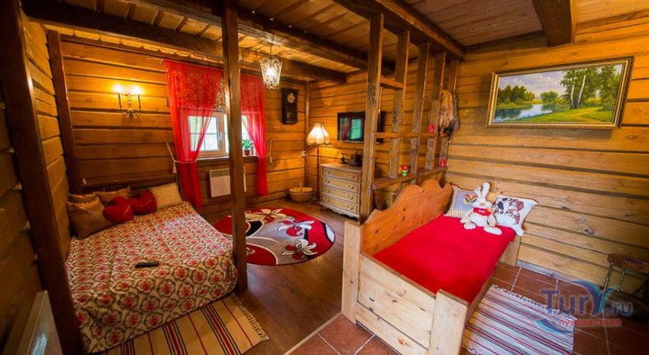 Интерьер спальни в бревенчатом доме