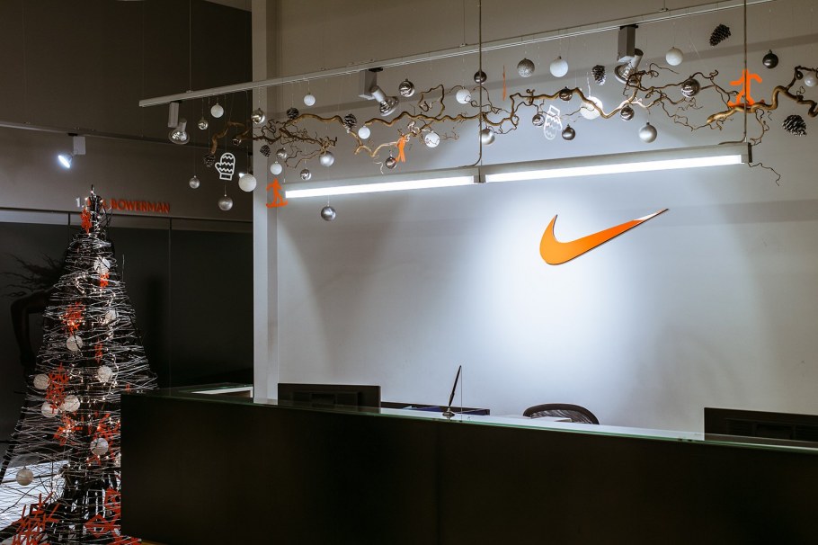 Новогодний декор офиса