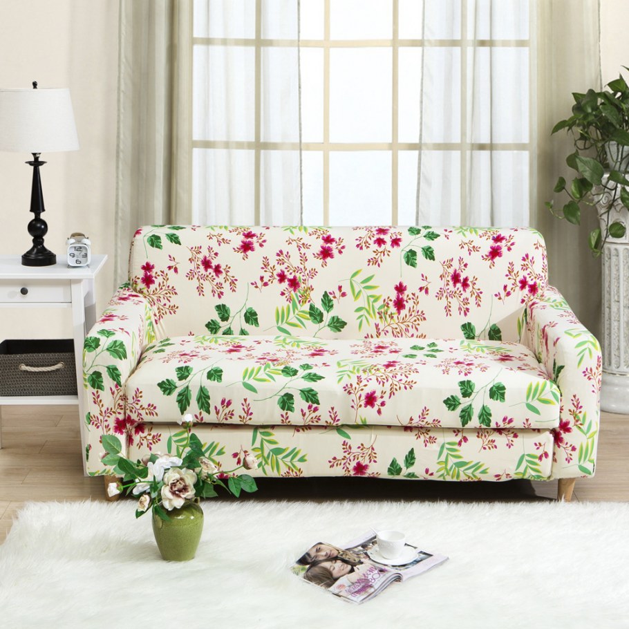 Диван с цветочным принтом
