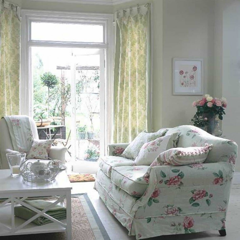 Подушки с тропическим принтом