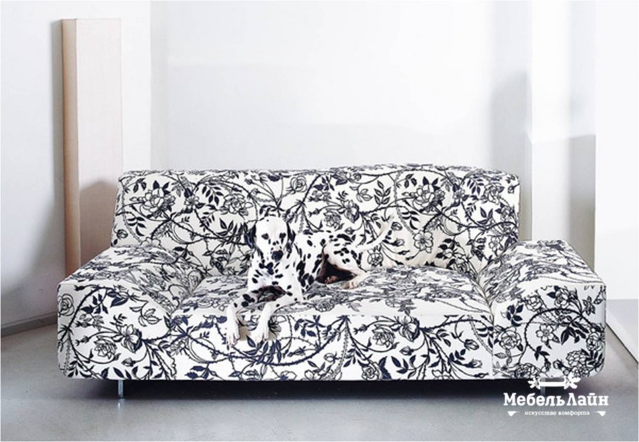 Диван цвета фуксии