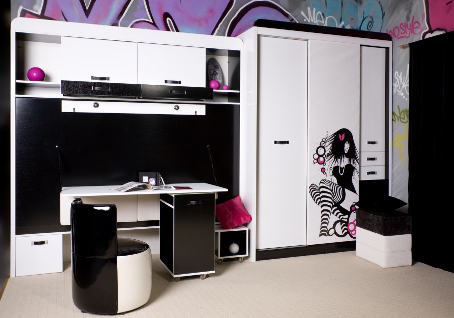 Чёрная комната для подростка