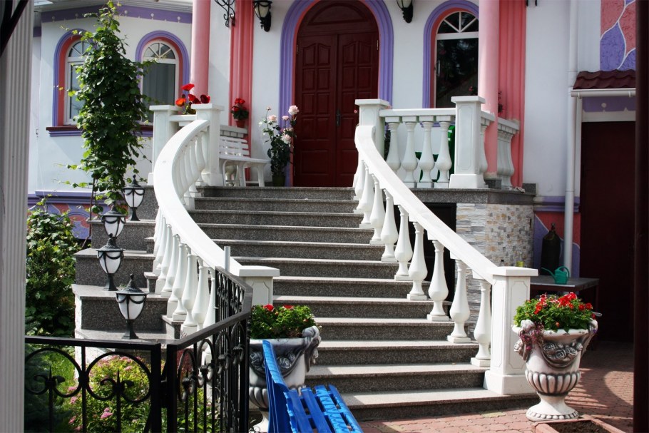 Крыльцо красивая с колоннами