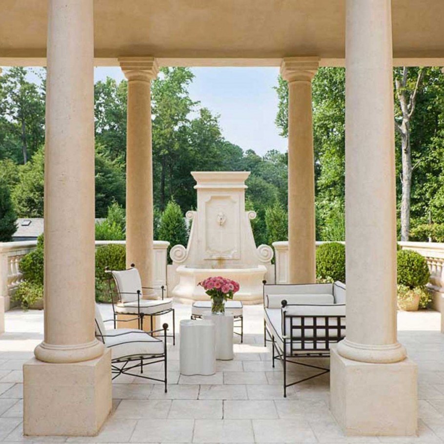 Веранда с колоннами