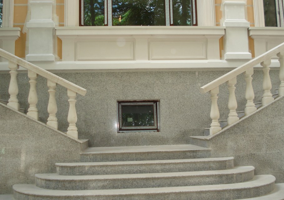 Крыльцо в классическом стиле