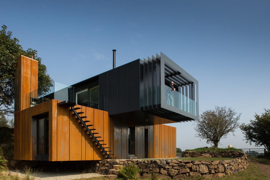 Grillagh Water House, Патрик Брэдли