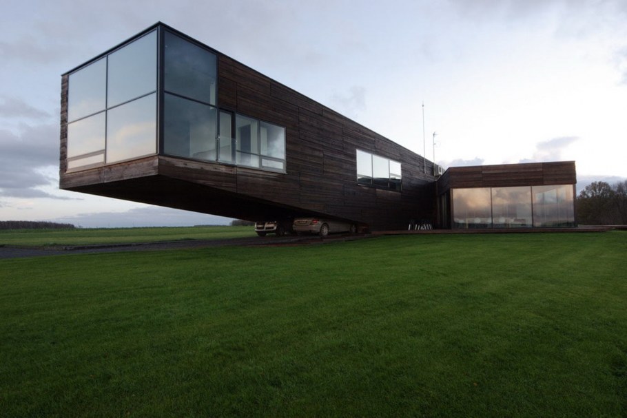 Консольный дом (Cantilever House) в Малайзии