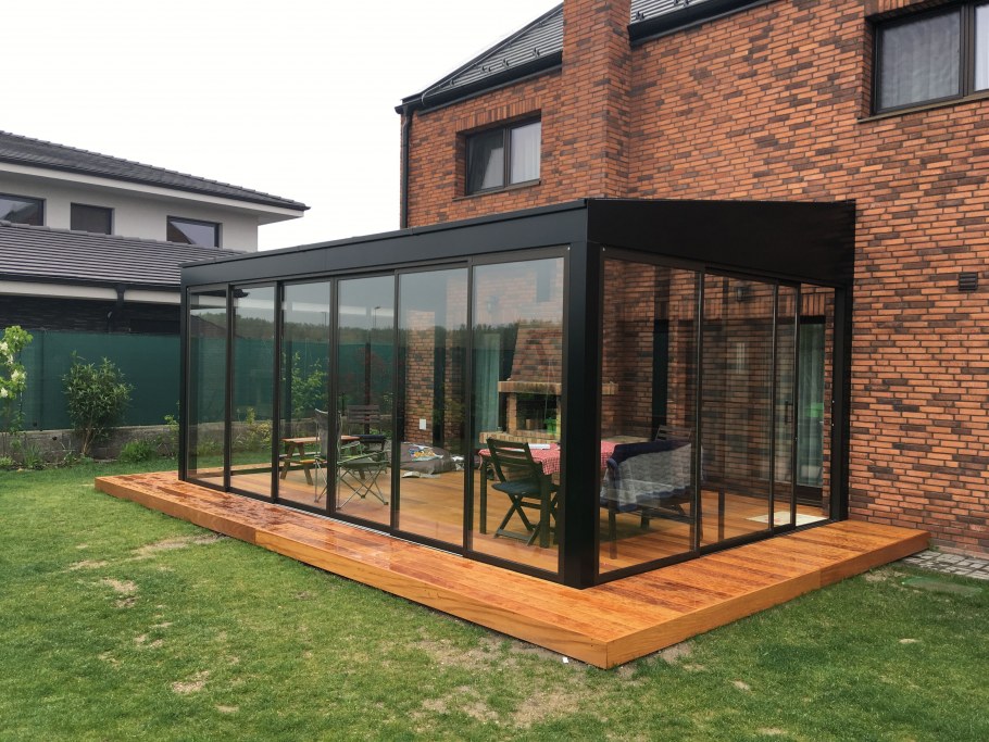 Застеклённая веранда к дому