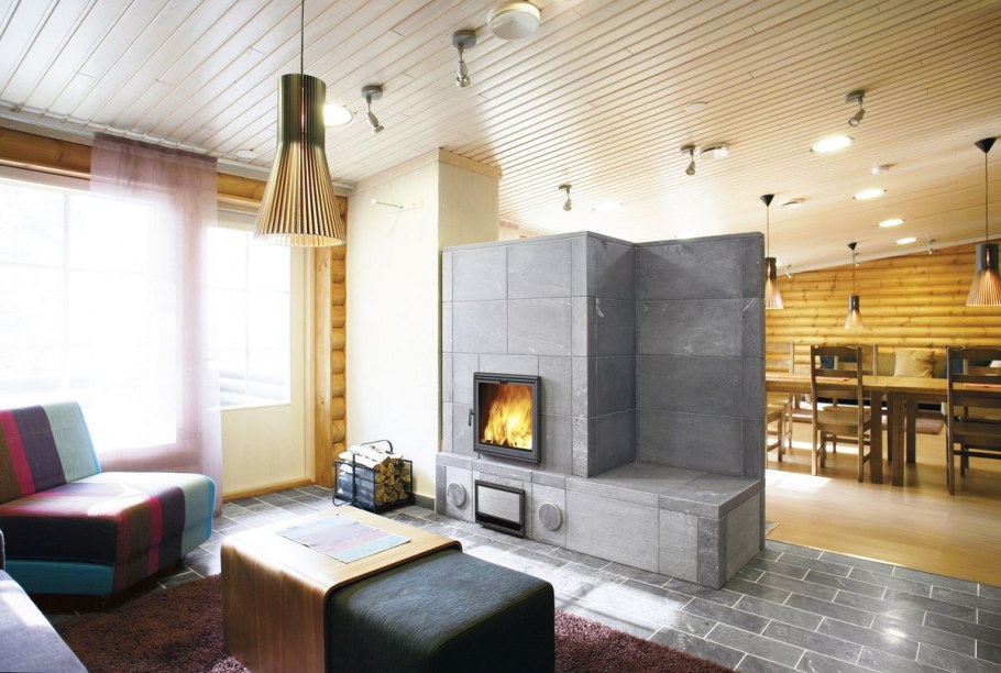 Камин Туликиви в деревянном доме