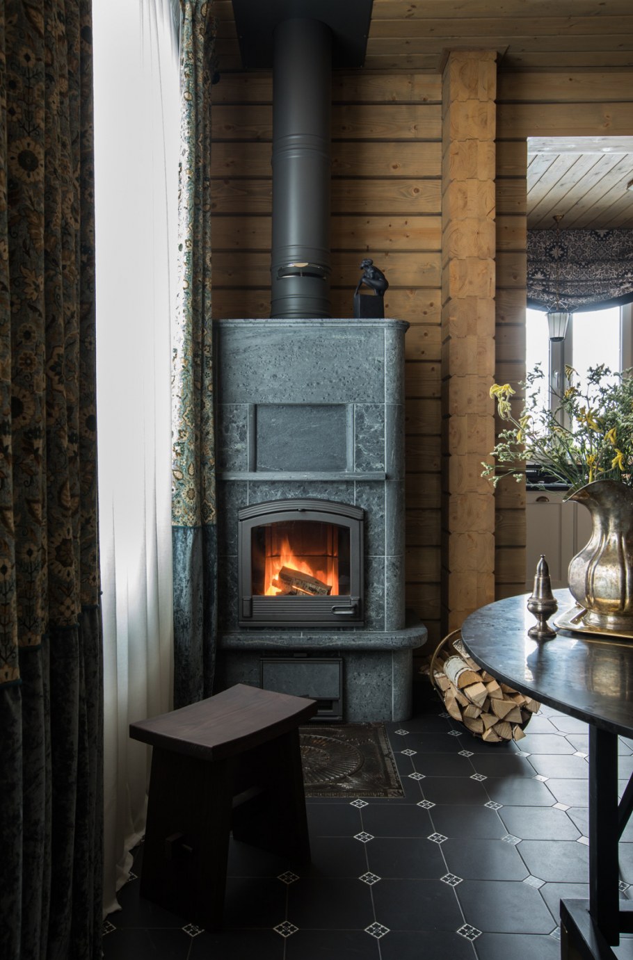 Печь Туликиви в деревянном доме