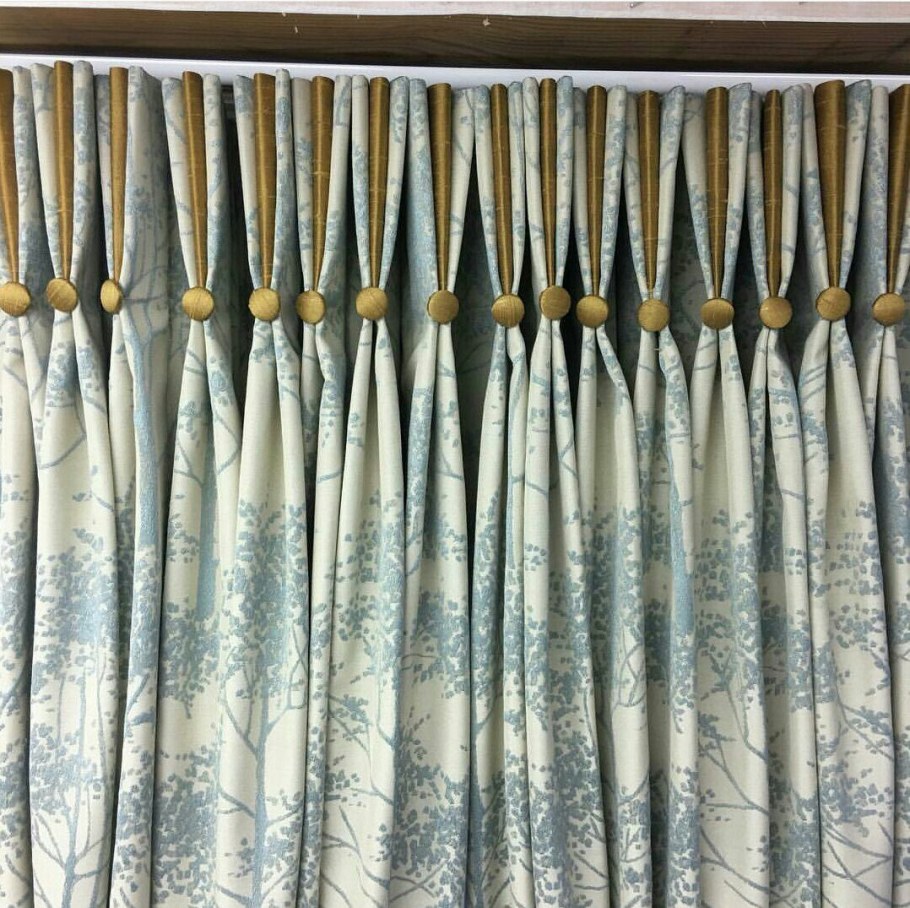 Тюль на шторной ленте