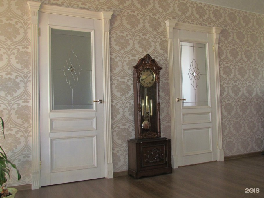 Межкомнатные двери с капителью в интерьере