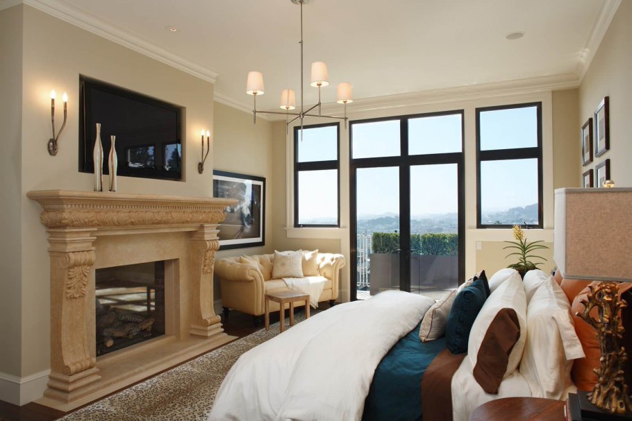 Спальня с камином