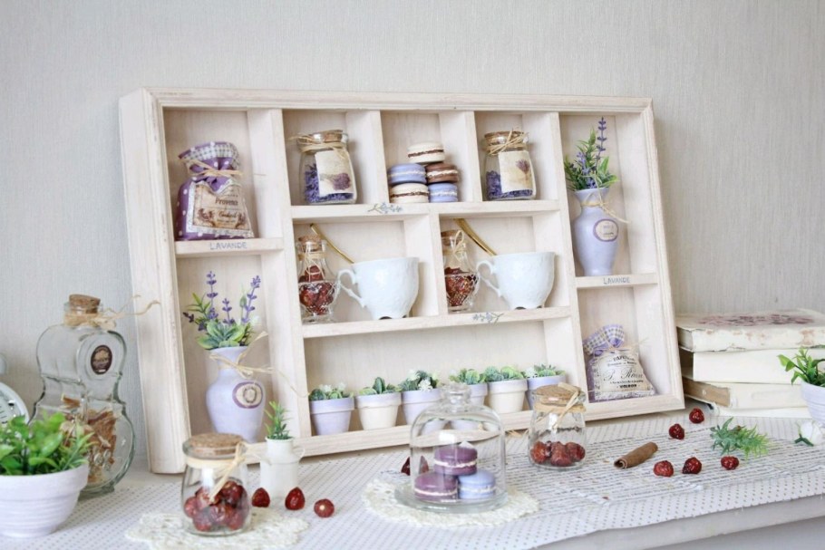 Полки в средиземноморском стиле