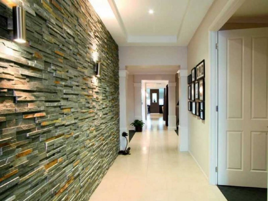 Коридор обделан панелями МДФ