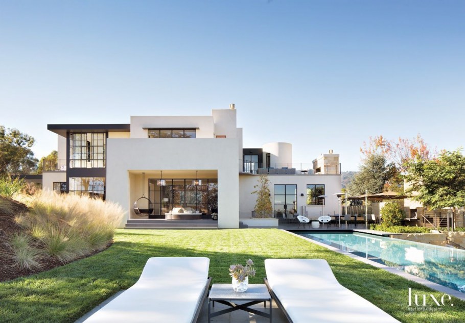 Дом в средиземноморском стиле с плоской кровлей