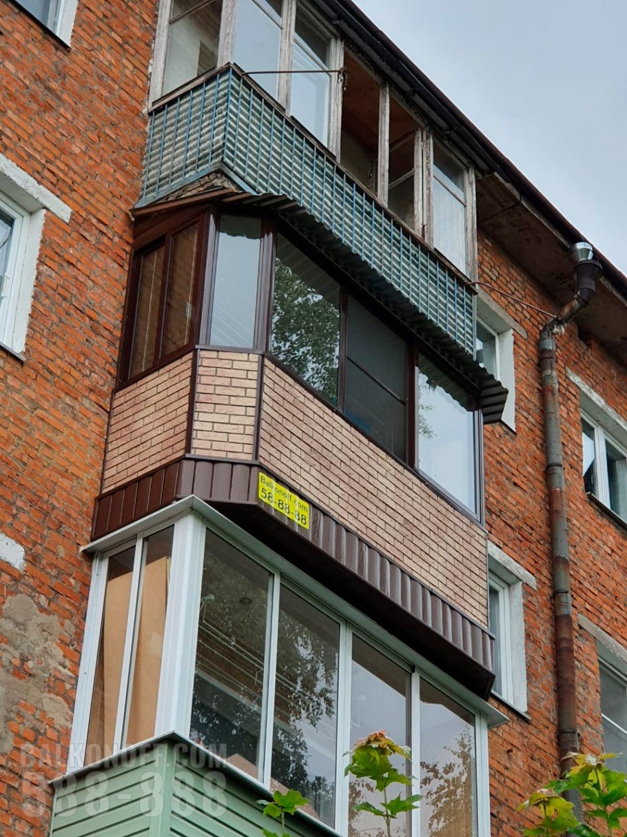 Остекленный балкон снаружи