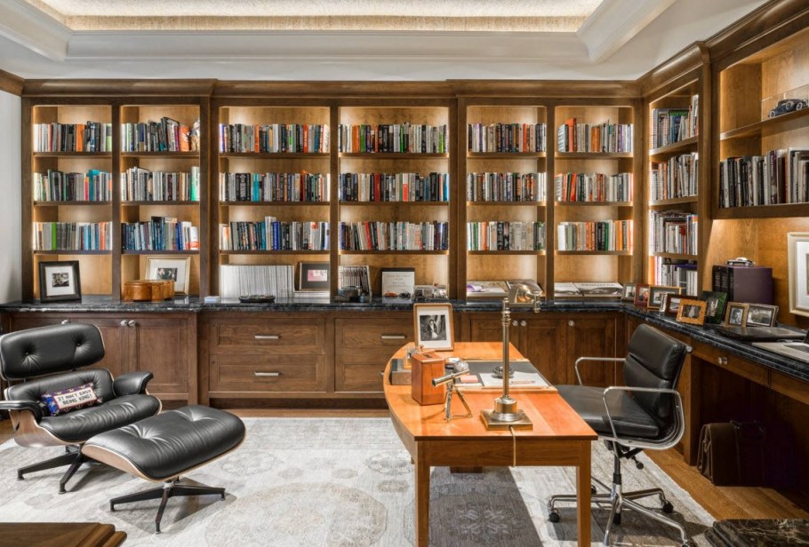 Книжные полки в кабинет