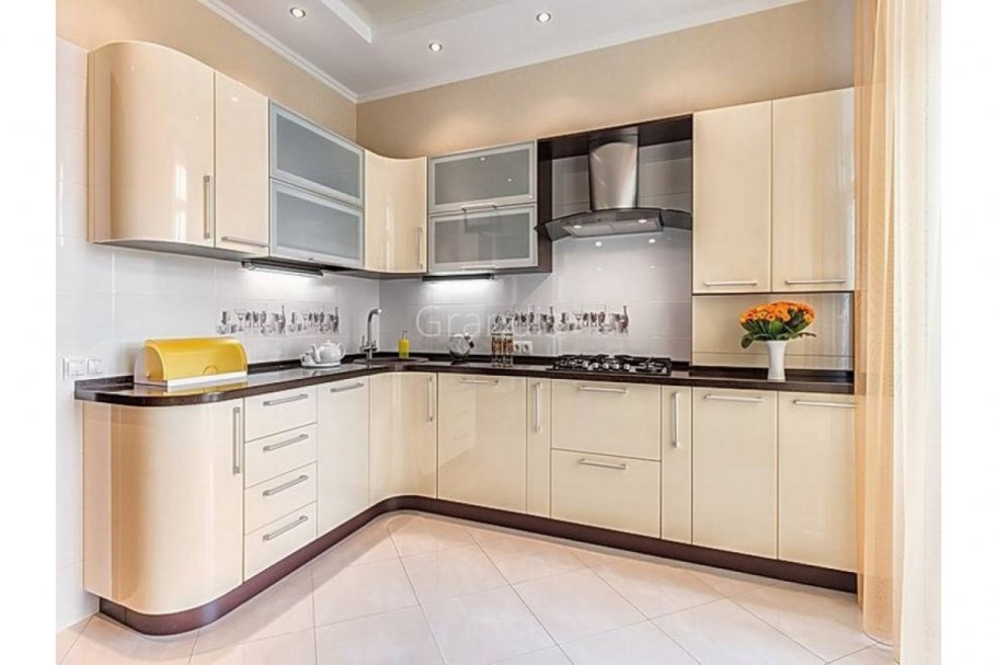 Кухня бежевый глянец