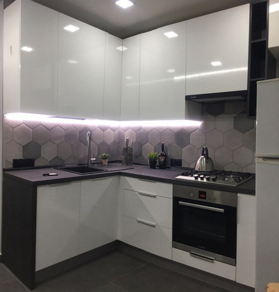 Кухни Модерн белый глянец угловые